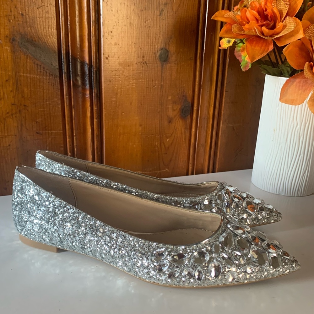 Badgley Mischka Silver Glitter Crystal Embellished Pointed Flats